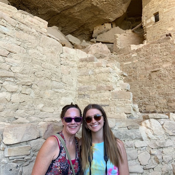 Meet your Posher, Laurene - Picture 2 of 4